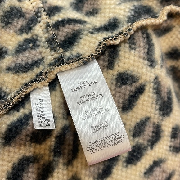 Calvin Klein NWT leopard print fleece jacket with pockets sz XS - Picture 2 of 7